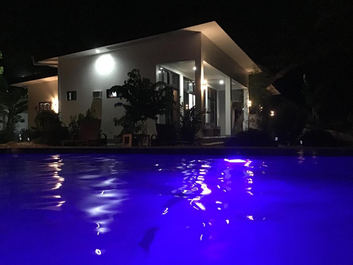 Bamboobeachvilla2 Ac New Oceanfront Pool Sunsetview Garden Kitchen Satellite Starlink Wi-fi Dimiao